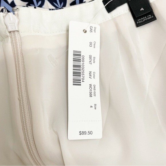 NWT J. Crew Trellis Skirt Blue & White Floral Scroll Mini A-Line Skirt Size 4 - Picture 11 of 16